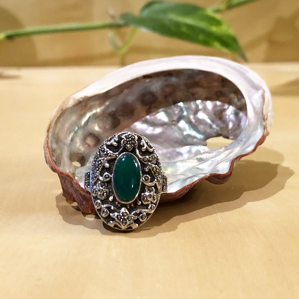 Vintage 1990s Sterling Silver Marcasite & Green Agate Statement Ring • S9